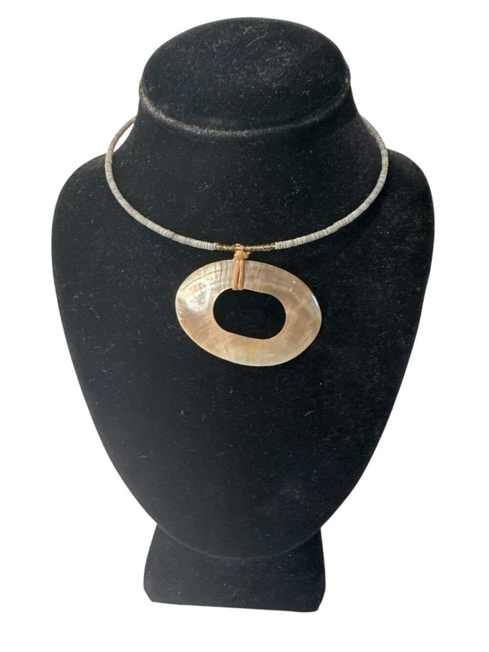 Mother-Of-Pearl Pendant Choker Necklace Beaded Strand Beach Core Vacation